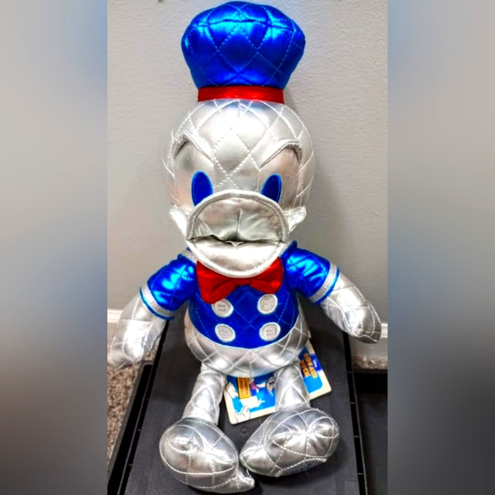 Limited Edition Disney Donald Duck 85 Years